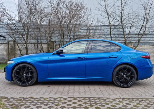 Alfa Romeo Giulia cena 129999 przebieg: 25000, rok produkcji 2020 z Katowice małe 92